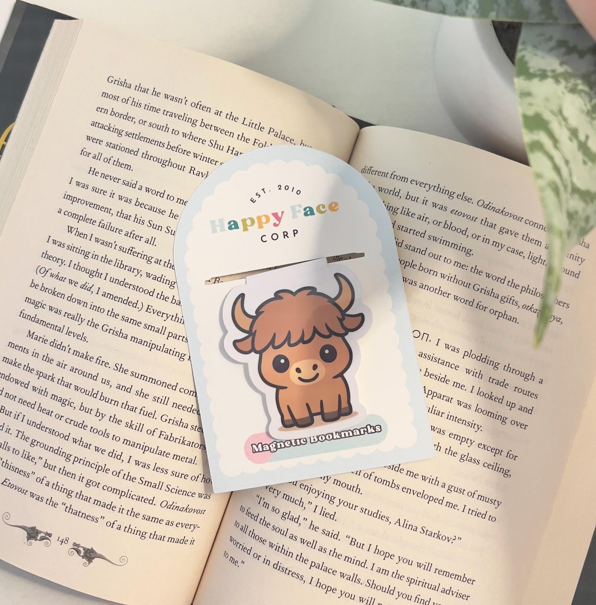 Packaging for the Highland cow bookmark